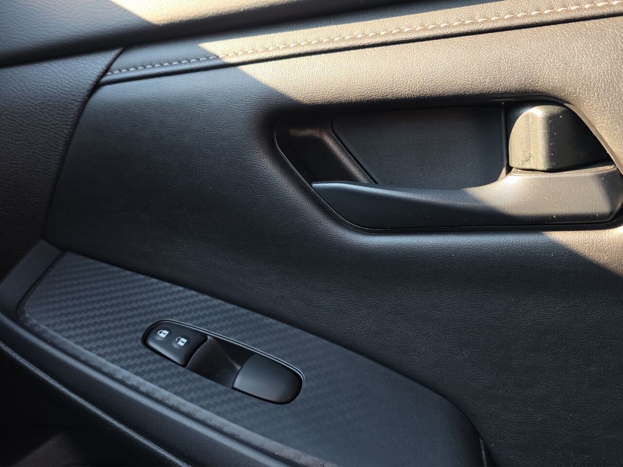 2024 Nissan Sentra S Plus CVT, caméra de recul, commande audio au volant, Apple Carplay Black Val-David - photo #17