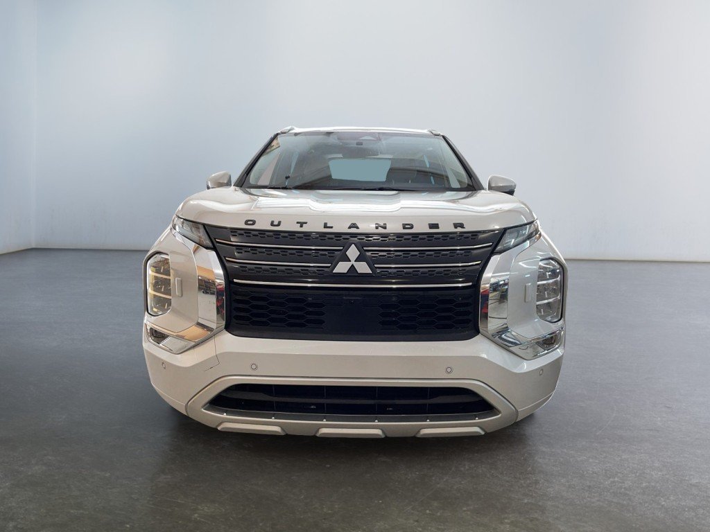 2023 Mitsubishi OUTLANDER White Amos - photo #1