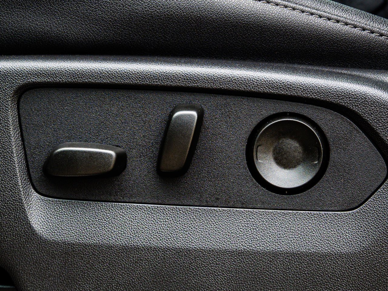2026 Chevrolet Silverado 3500HD 4WD Crew Cab 159 LTZ Blue Sherwood Park - photo #19