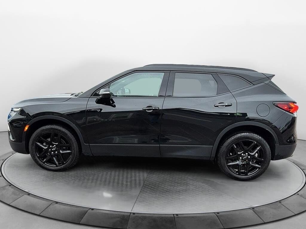 2022 Chevrolet Blazer VIN 3GNKBHRS6NS112735 Black Chicoutimi - photo #4