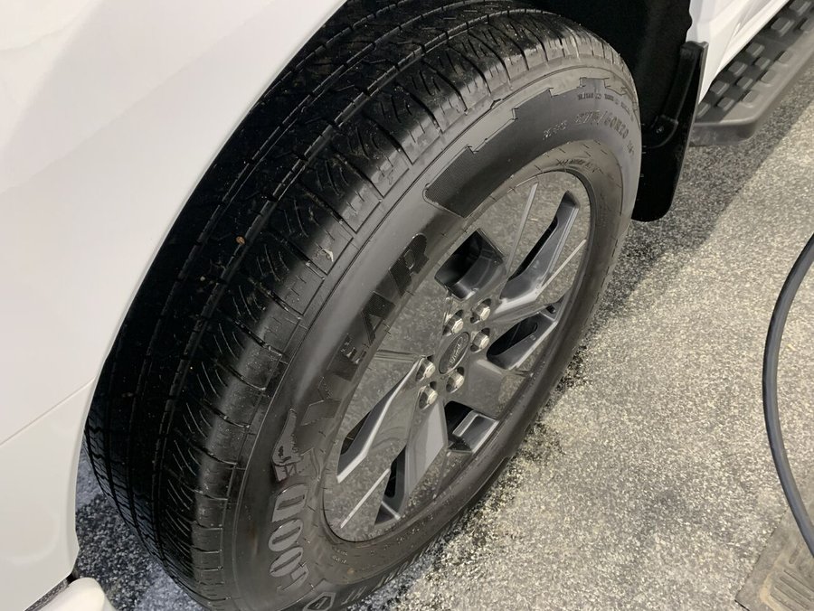 2024 Ford F-150 Lightning LIGHTNING FLASH CREW CAB 4WD Oxford White