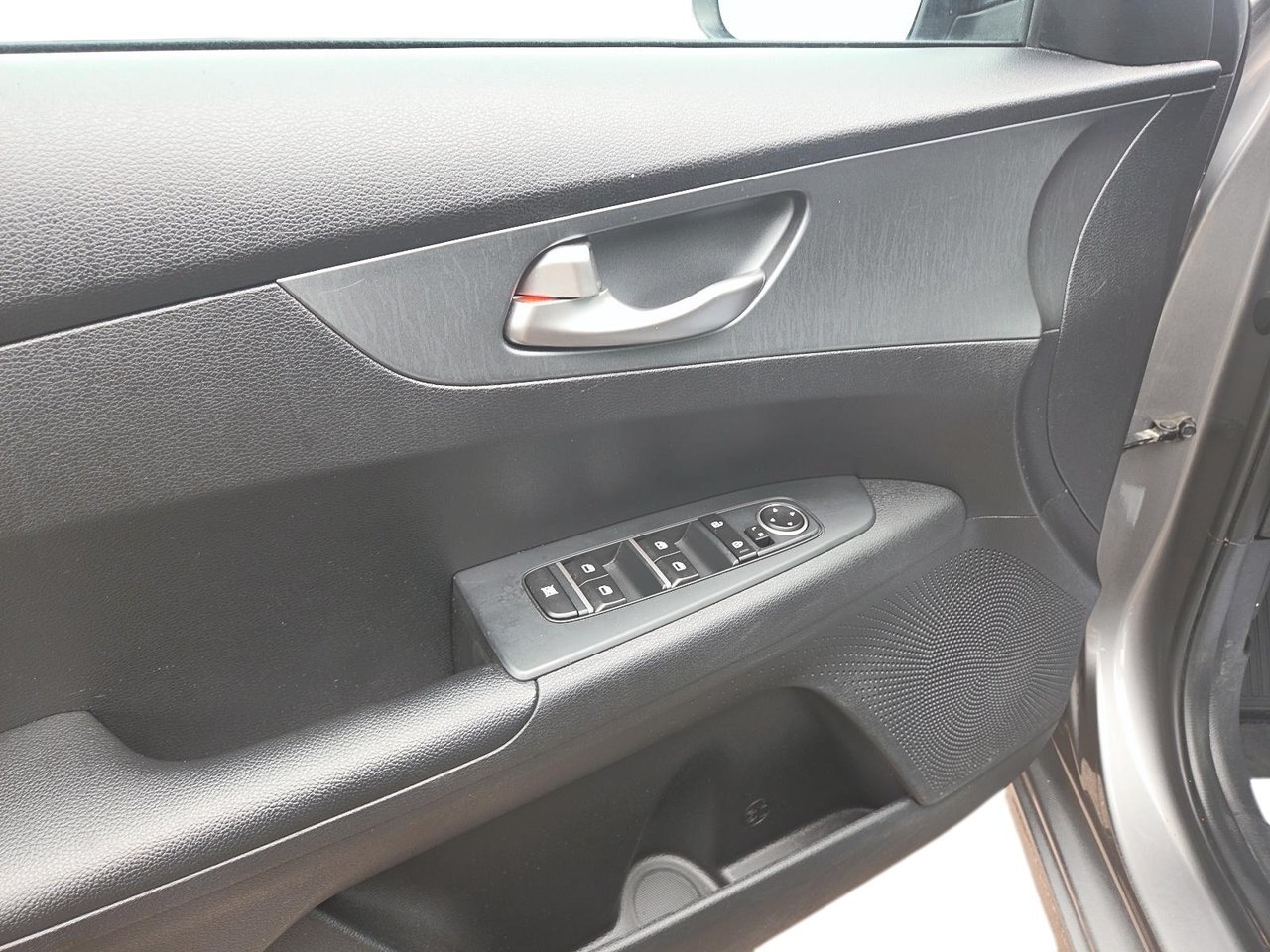 Kia Forte NIV 3KPF24AD5ME321686 2021 Gris Chicoutimi - photo #11