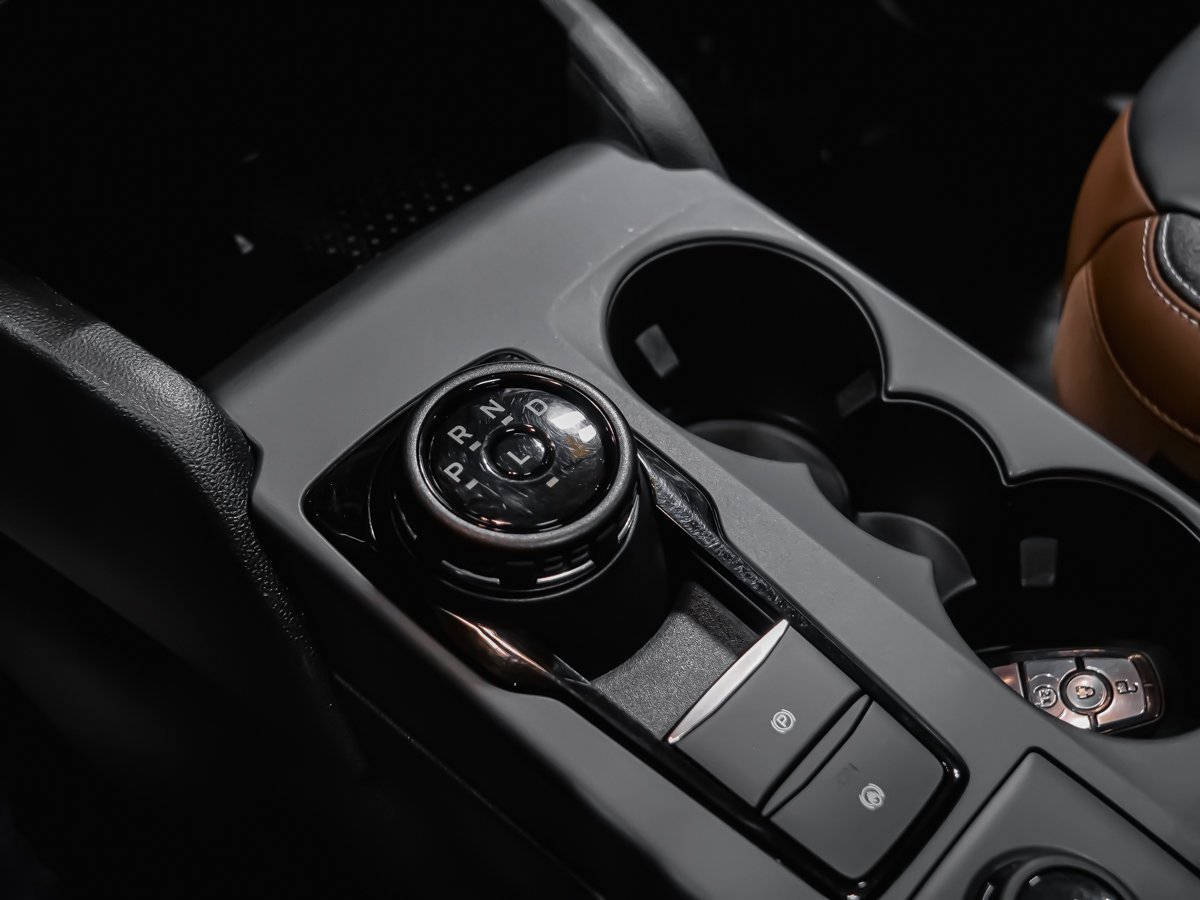 2023 Ford Bronco Sport OUTER BANKS 2 SET DE PNEU White Montreal - photo #11