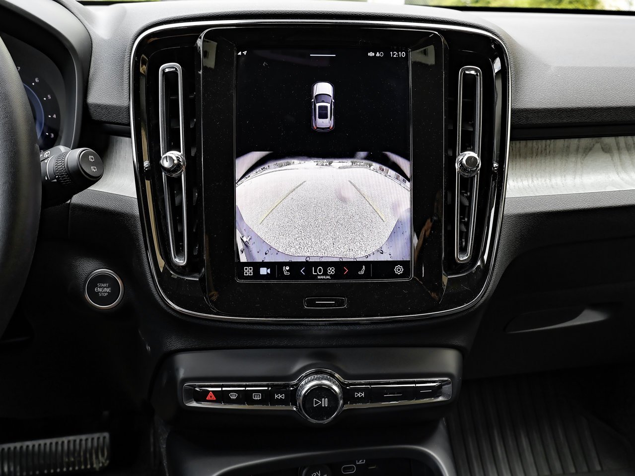 2025 Volvo XC40 B5 AWD Core Bright Theme Grey Sherwood Park - photo #24