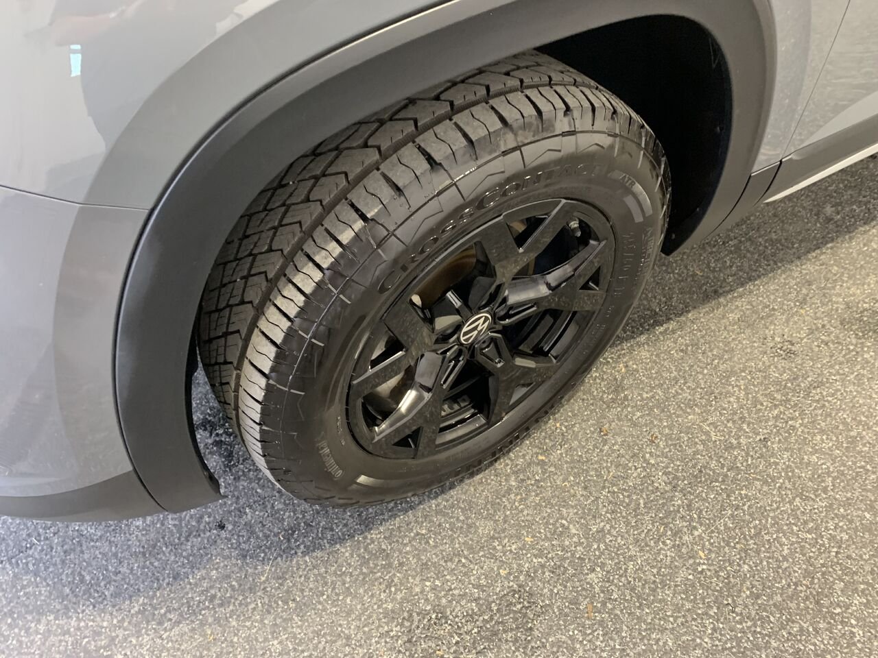 Volkswagen Atlas PEAK EDITION REMORQUAGE 5000LBS+CUIR+TOIT PANO 2025 Gris Châteauguay - photo #1