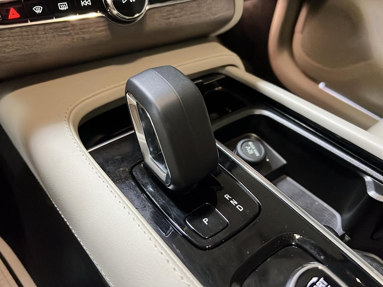 2024 Volvo XC90 Recharge PLUS BRIGHT THEME PHEV Grey Québec - photo #14