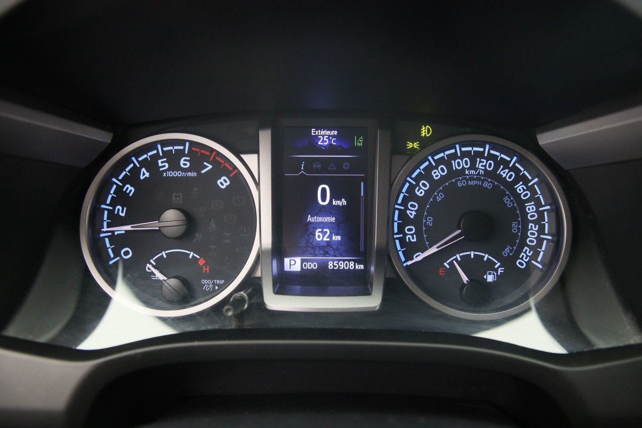 2020 Toyota Tacoma VIN 5TFDZ5BN4LX050456 Grey Baie-Comeau - photo #12