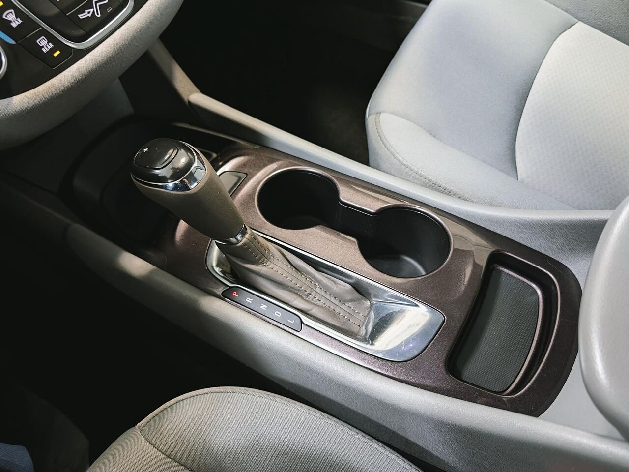 2017 Chevrolet Malibu L berline 4 portes avec 1VL Grey Saint-Hyacinthe - photo #15