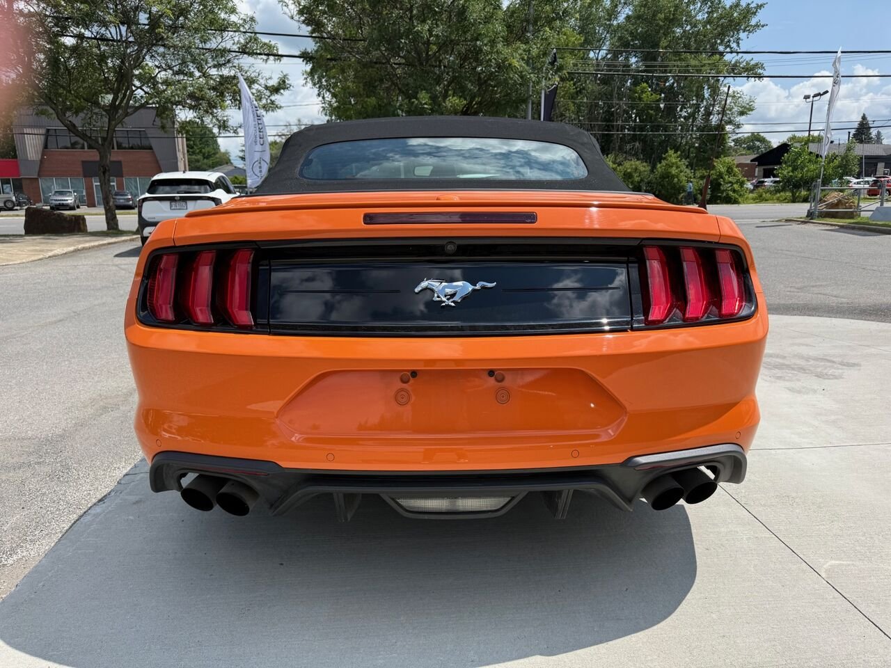 2020 Ford Mustang EcoBoost décapotable Orange Châteauguay - photo #5