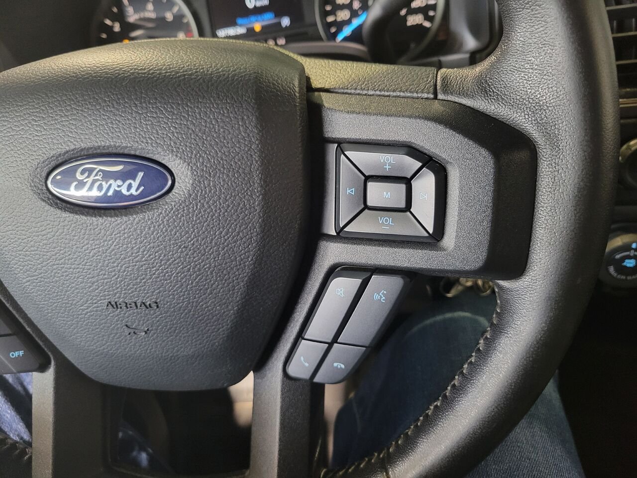 2018 Ford F-150 Black  - photo #17