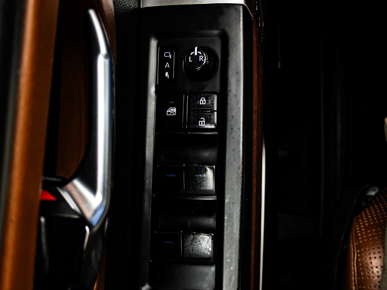 2022 Toyota Tundra 4x4 Crewmax Platinum Long Bed Blue Sherwood Park - photo #17