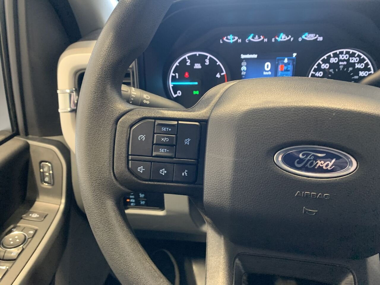 2024 Ford Super Duty F-250 SRW XLT White Châteauguay - photo #39