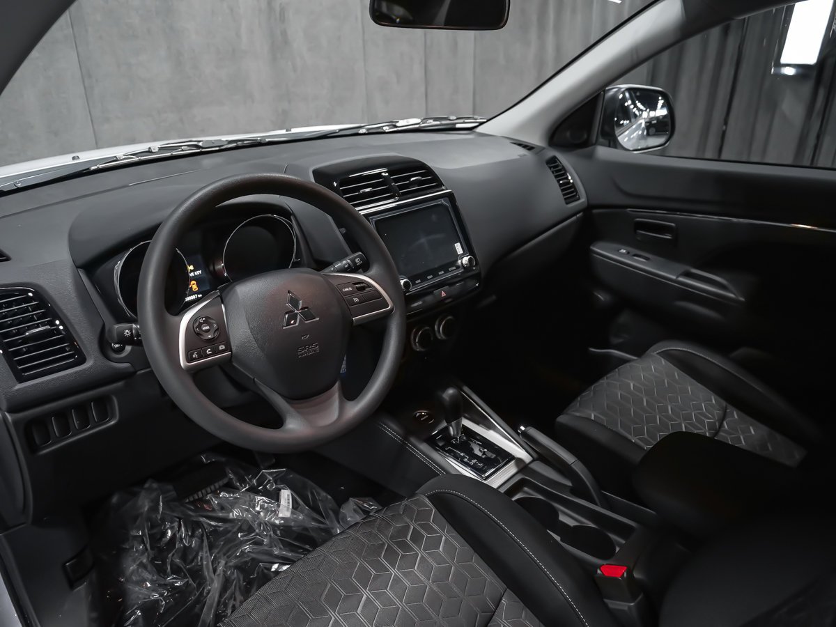 Mitsubishi RVR ES 2026 Blanc diamant Montréal - photo #6