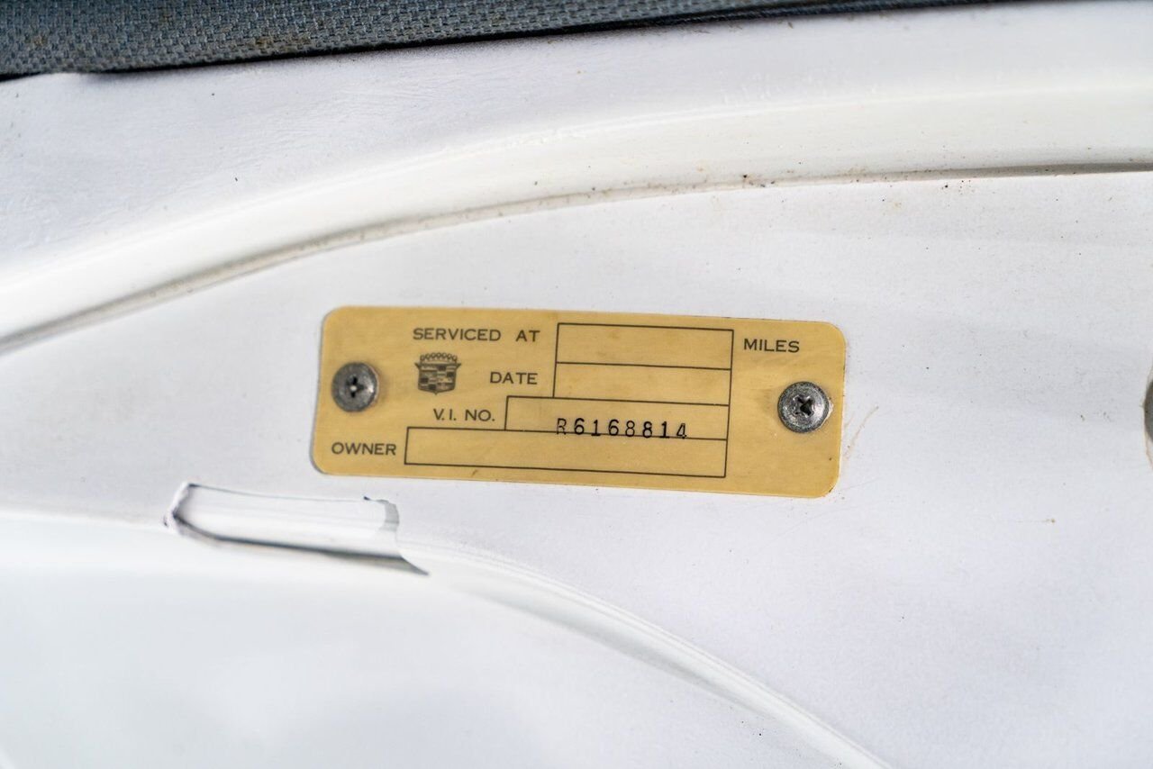 Cadillac Fleetwood **PRICE IN USD** Factory Limo dual AC with only 18,892 miles 1966 Blanc Montréal - photo #75