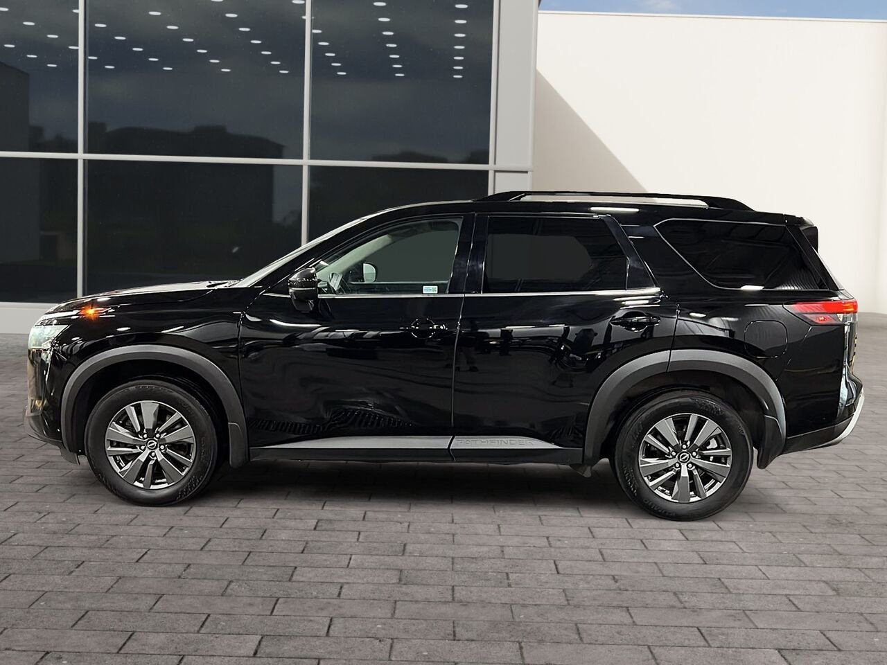 2024 Nissan Pathfinder Black Québec - photo #4