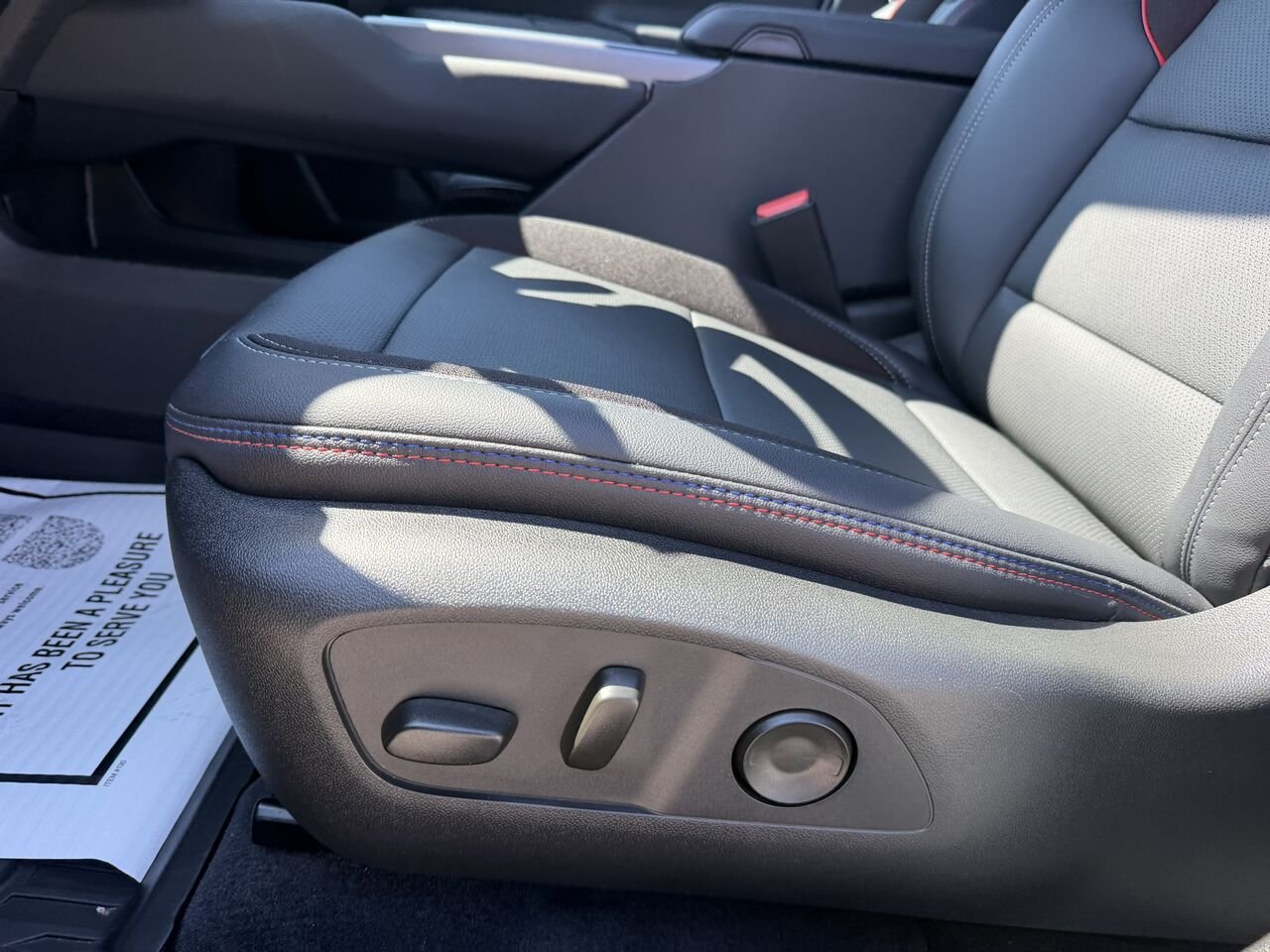 2026 Chevrolet Equinox EV RS AWD TOIT PANORAMIQUE Black Laval - photo #20