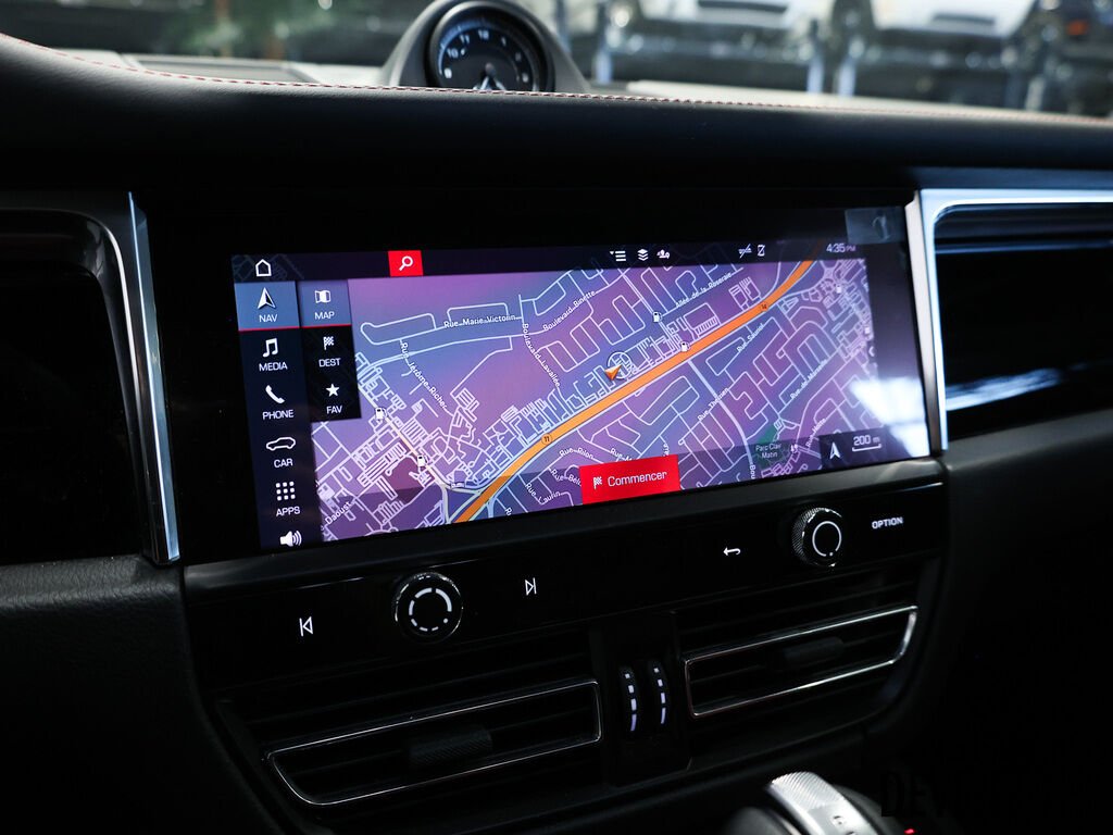 2025 Porsche Macan Black Saint-Eustache - photo #20