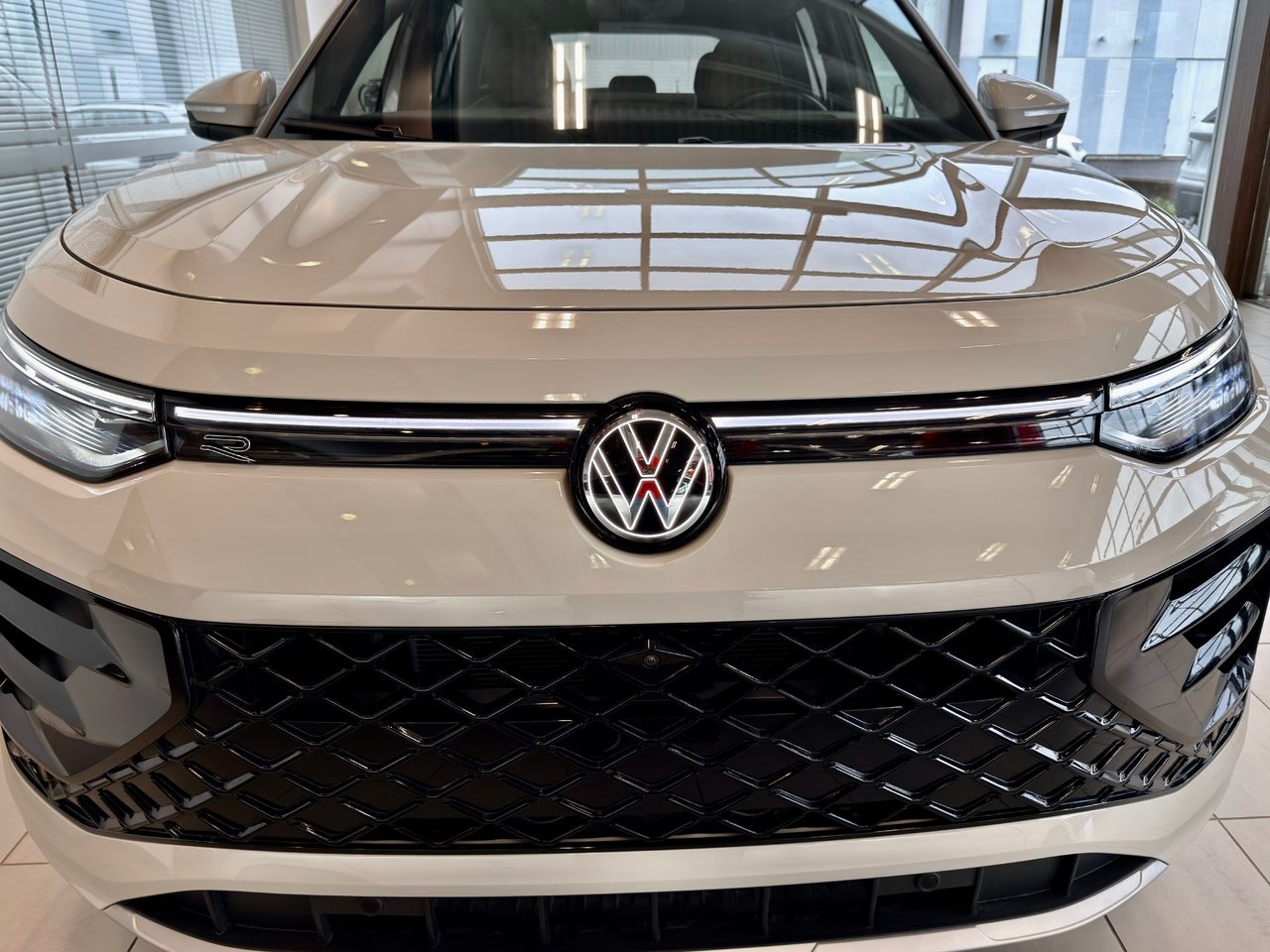 Volkswagen Tiguan 2026 Gris Notre-Dame-des-Prairies - photo #5