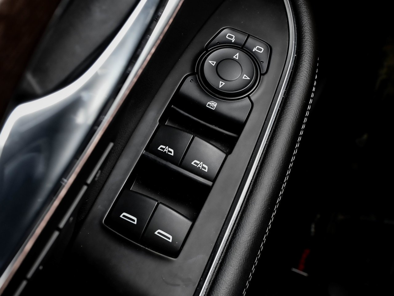 2023 Buick Envision AWD 4dr Avenir Red Sherwood Park - photo #18