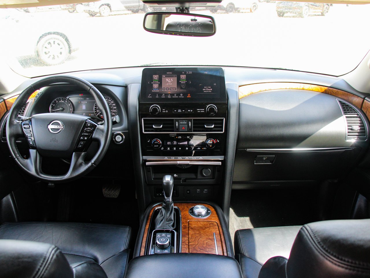2024 Nissan Armada 4x4 SL White Sherwood Park - photo #32