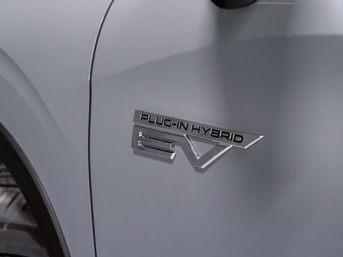 Mitsubishi Outlander PHEV SEL 2026 Fini Gris pierre de lune de qualité supérieure Montréal - photo #4