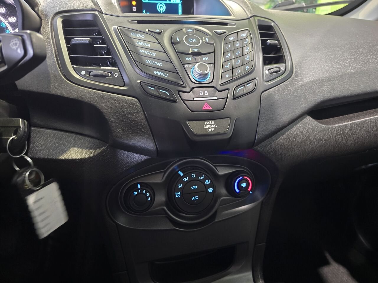 2017 Ford Fiesta Black  - photo #22