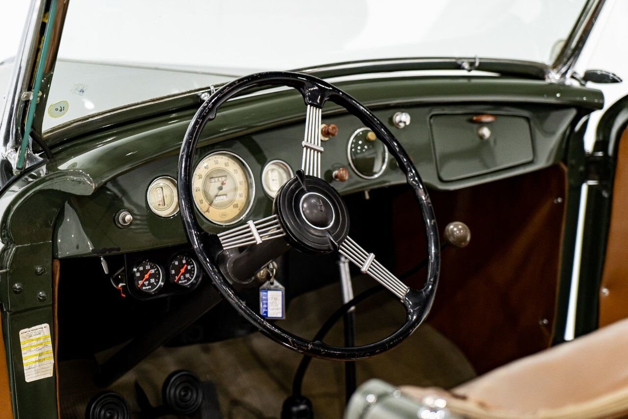1936 Ford Model 48 Phaeton PRIX EN USD | Beautifully presented in original condition Green Montreal - photo #12