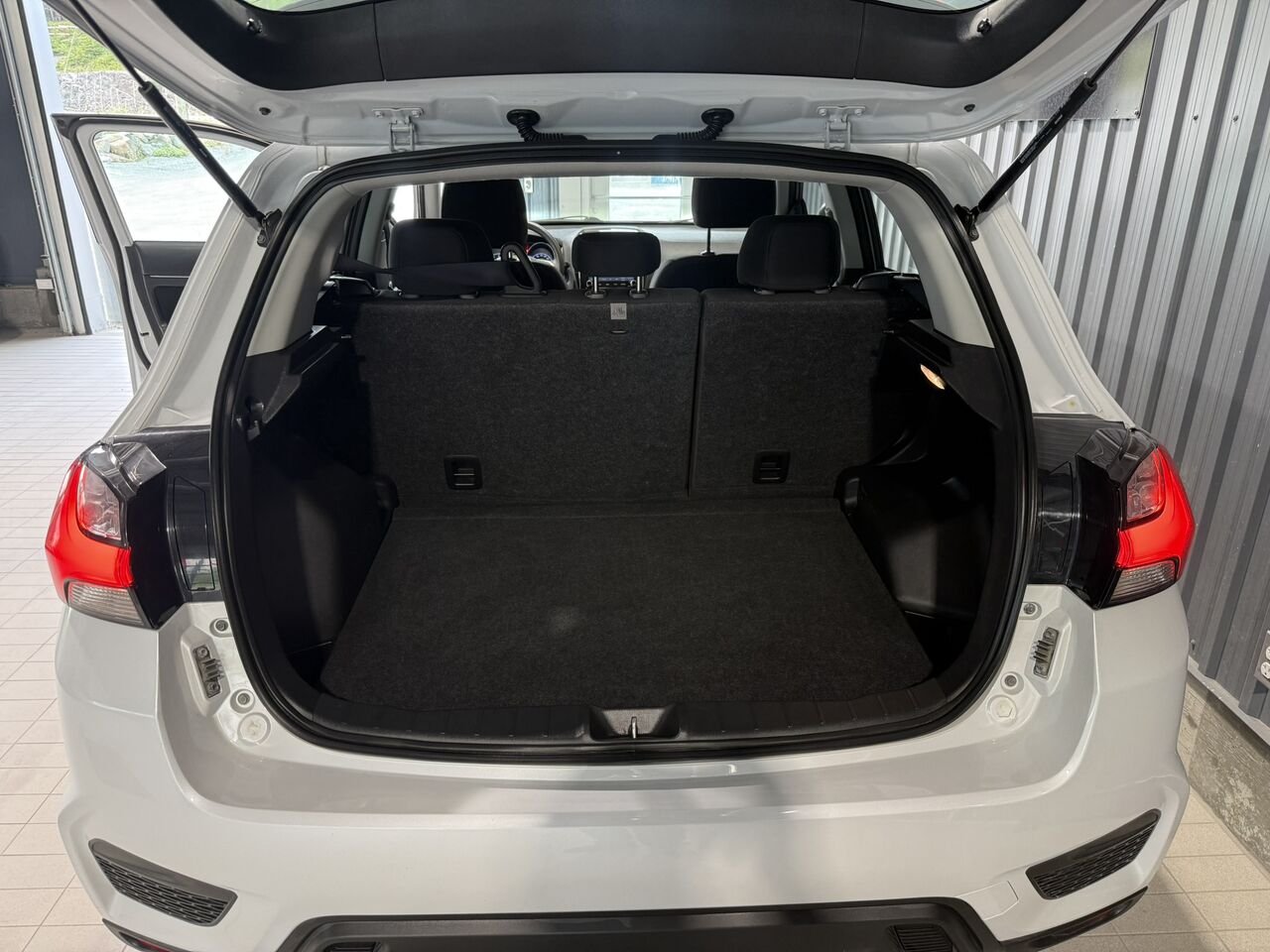 Mitsubishi RVR ES AWC 2023 Blanc Rouyn-Noranda - photo #10