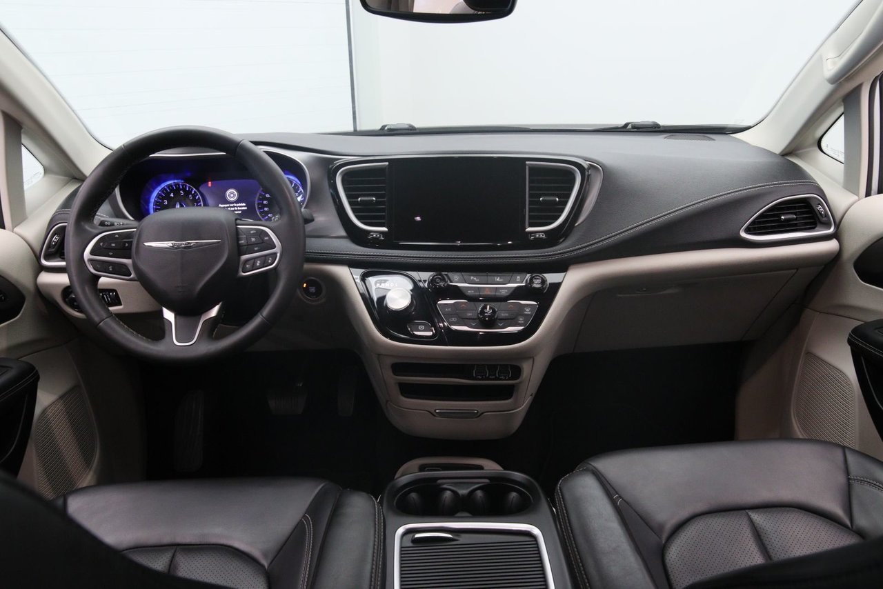 2023 Chrysler Pacifica VIN 2C4RC3BG7PR570006 Silver Chicoutimi - photo #10