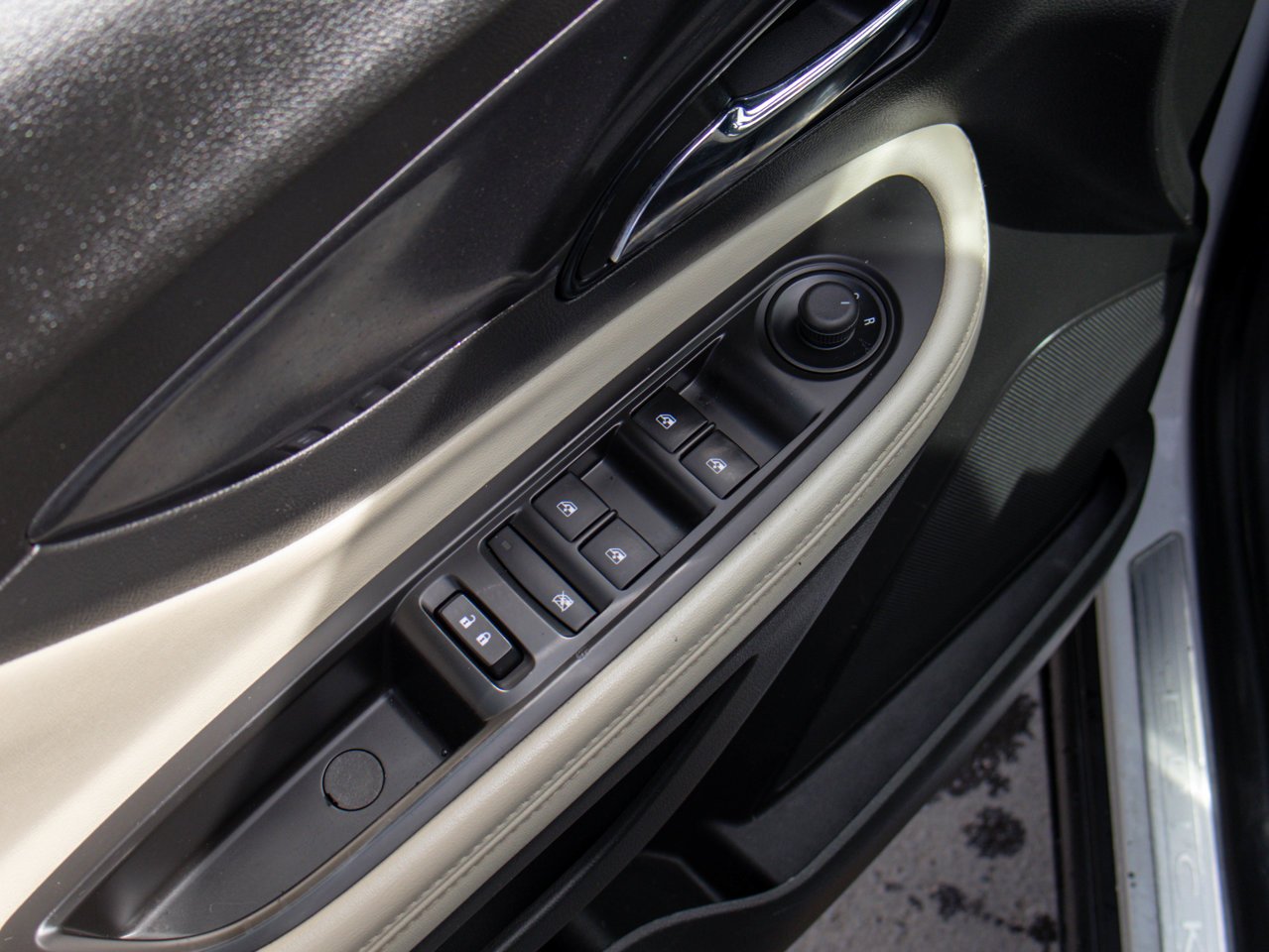 2020 Buick Encore AWD 4dr Preferred White Sherwood Park - photo #19