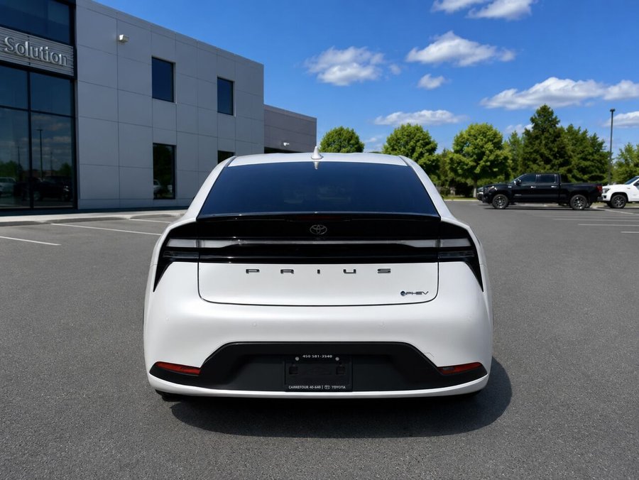 2025 Toyota Prius hybride branchable 2025 White