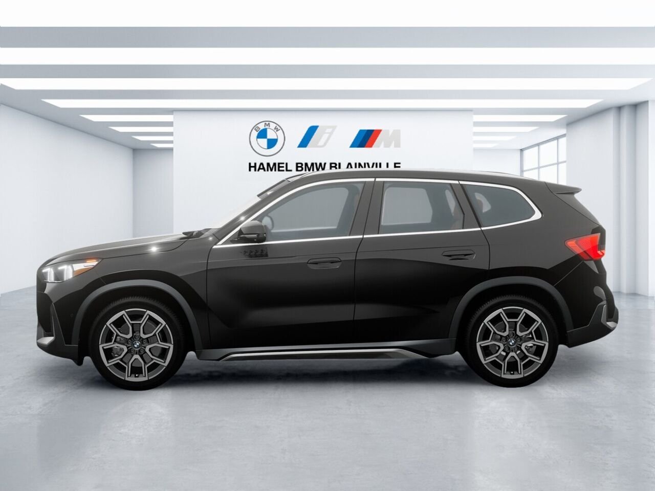 BMW X1 xDrive28i 2026 Noir saphir métallisé Blainville - photo #3