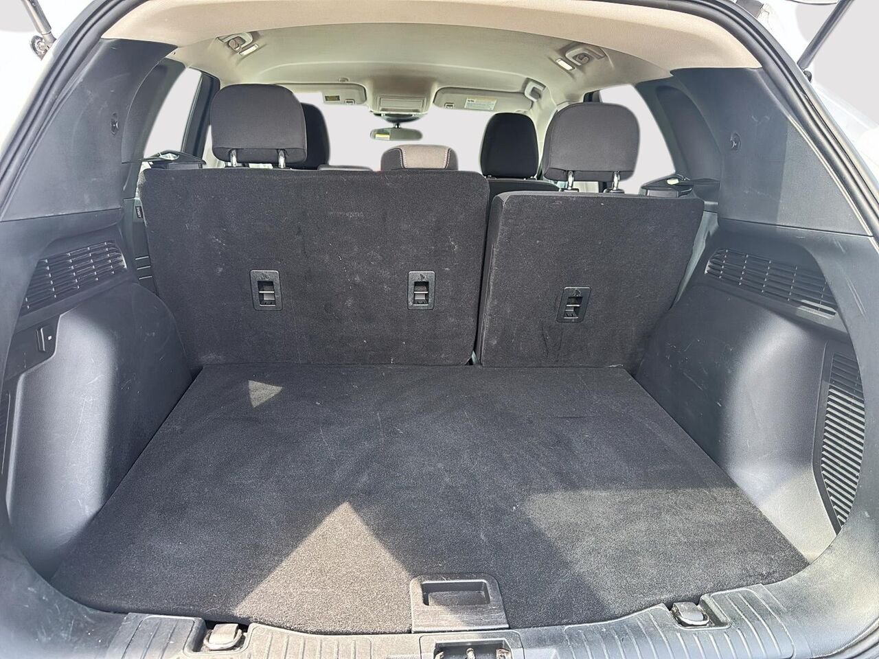 2022 Ford Escape White Rouyn-Noranda - photo #5