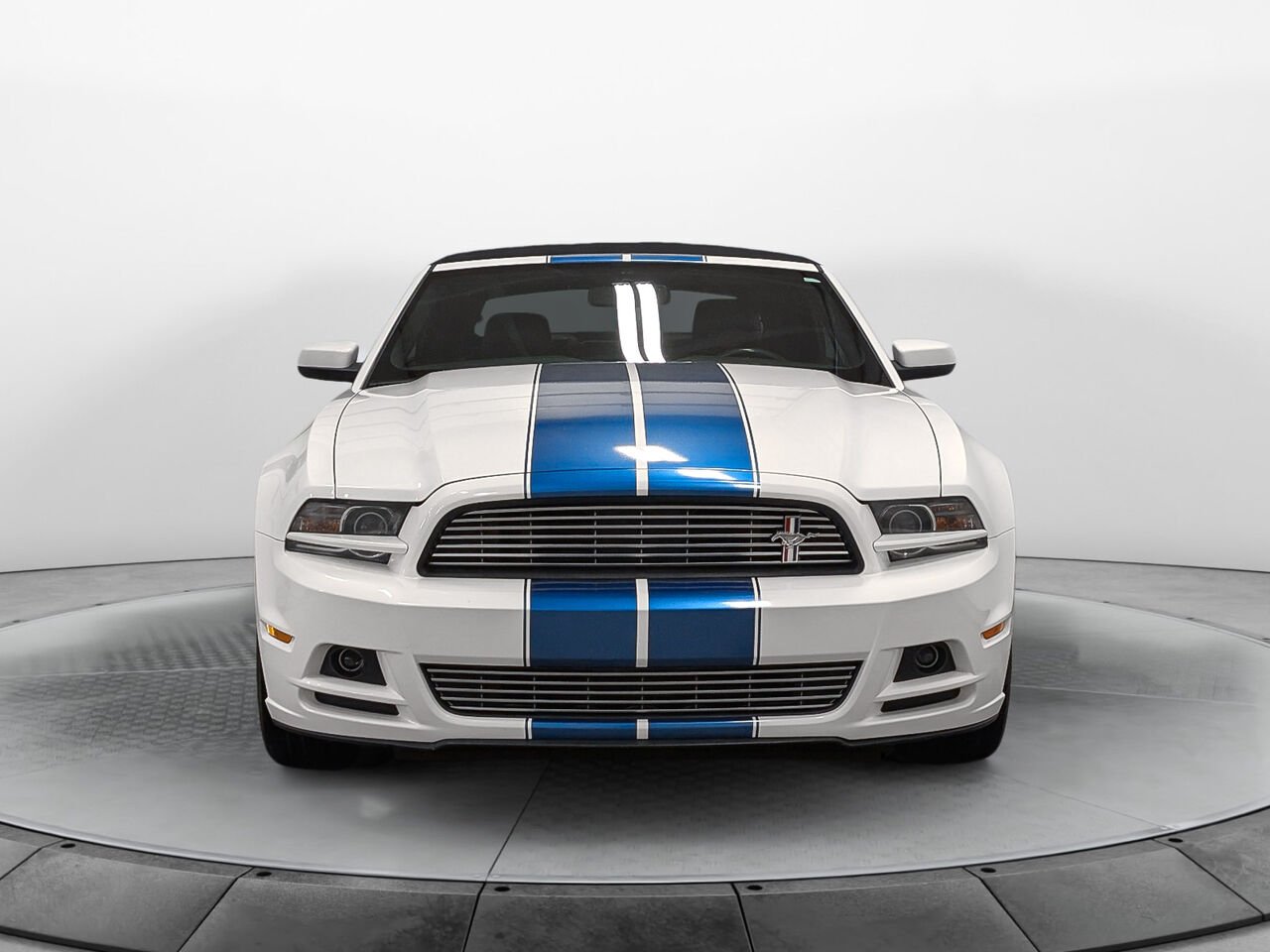 Ford MUSTANG Convertible V6 Premium Automatique 2013 Blanc Sherbrooke - photo #2