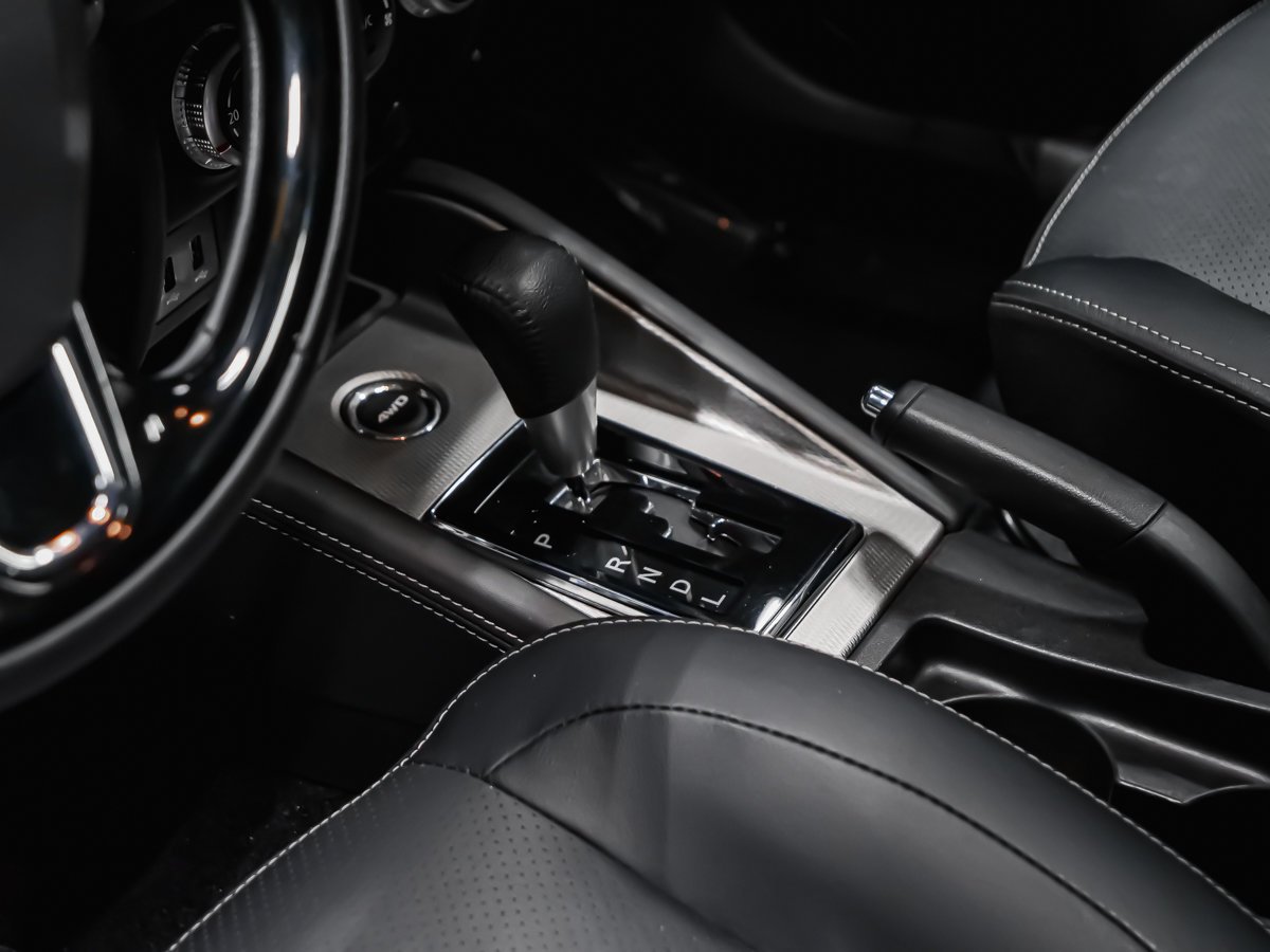 2022 Mitsubishi RVR 2.4L GT AWC Black Montreal - photo #6