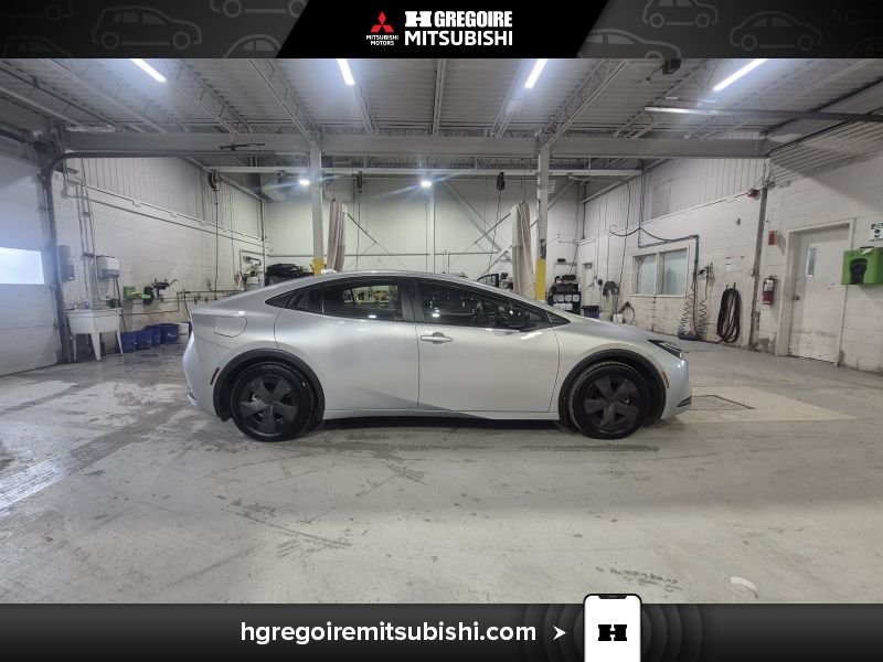 2024 Toyota Prius Silver Blainville - photo #10