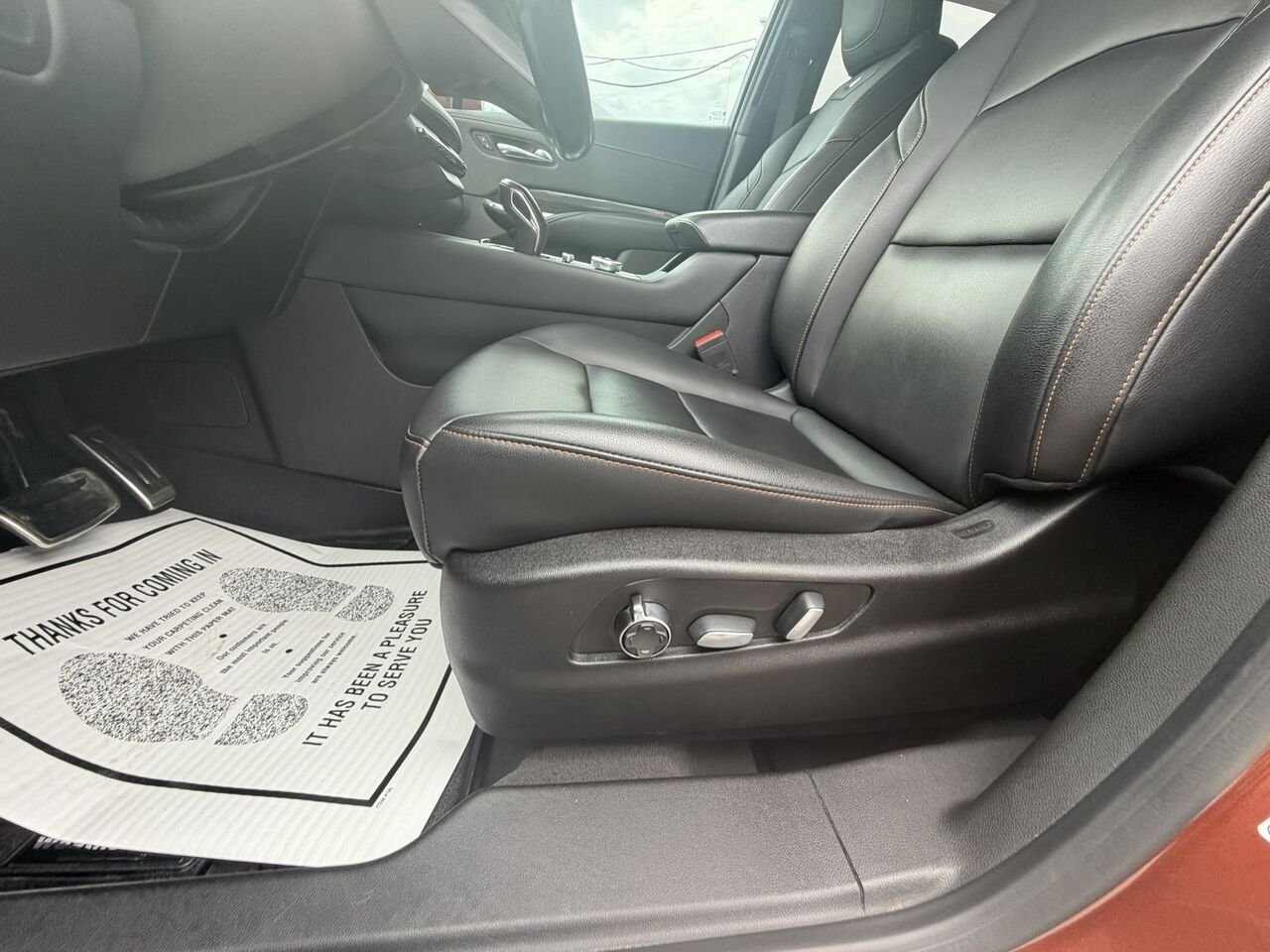 2019 Cadillac XT4 SPORT AWD Orange Laval - photo #27