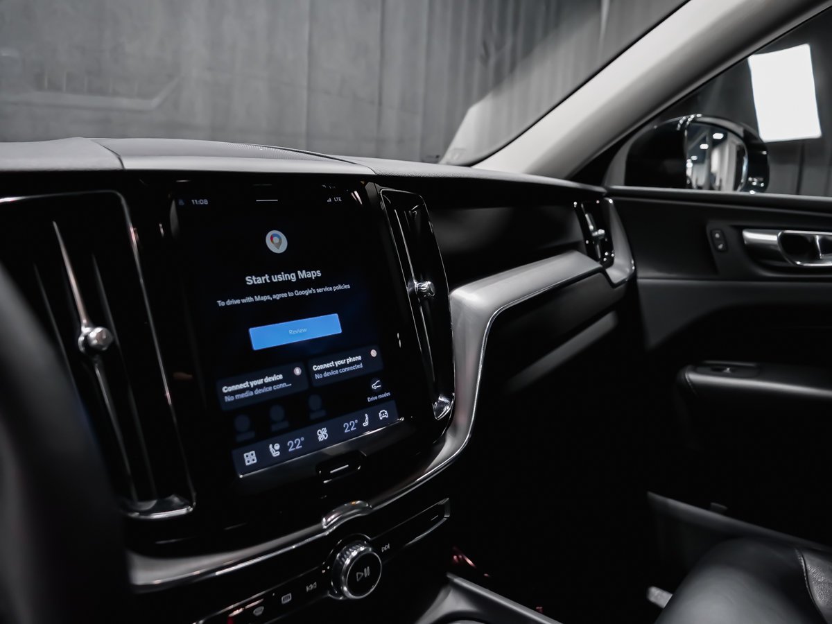2022 Volvo XC60 B6 MOMENTUM CLIMATE PREMIUM Black Montreal - photo #9