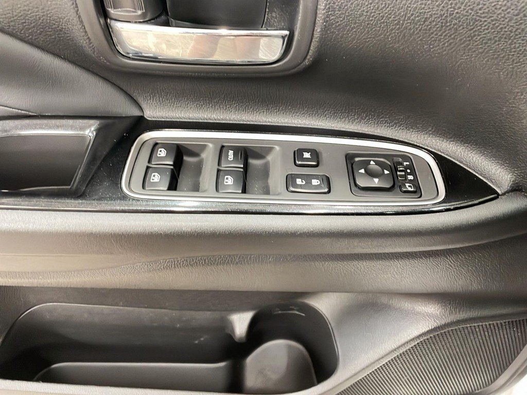 Mitsubishi Outlander PHEV 2018 Blanc Amos - photo #10