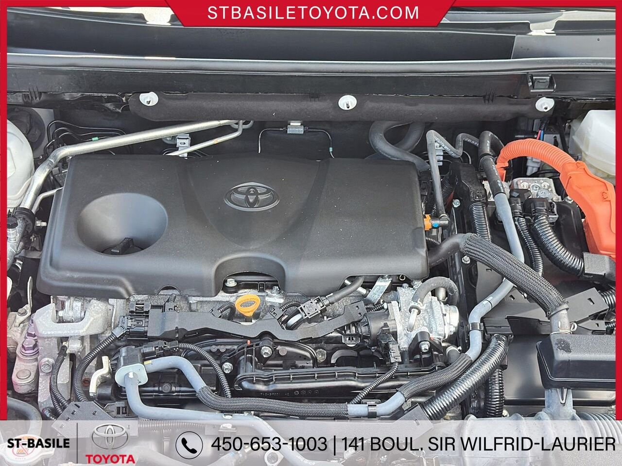 Toyota RAV4 Hybride 2023 Frisson glacé nacré Saint-Basile-le-Grand - photo #10