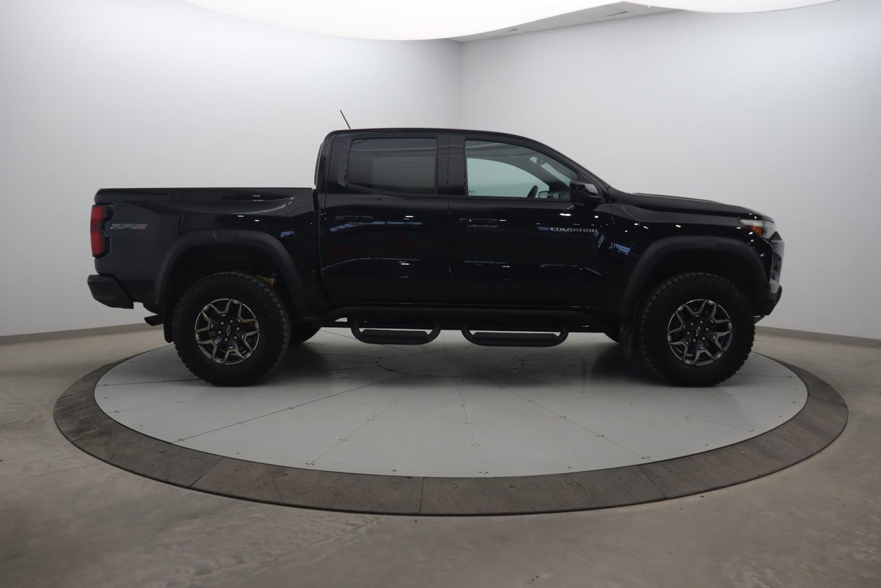 2024 Chevrolet Colorado 4WD ZR2 Black Baie-Comeau - photo #2