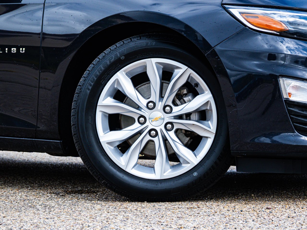 2022 Chevrolet Malibu 4dr Sdn LT Grey Sherwood Park - photo #4