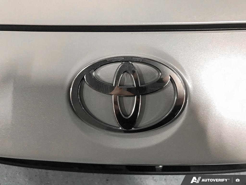 2025 Toyota bZ4X S2501170 | XLE White Edmonton - photo #8