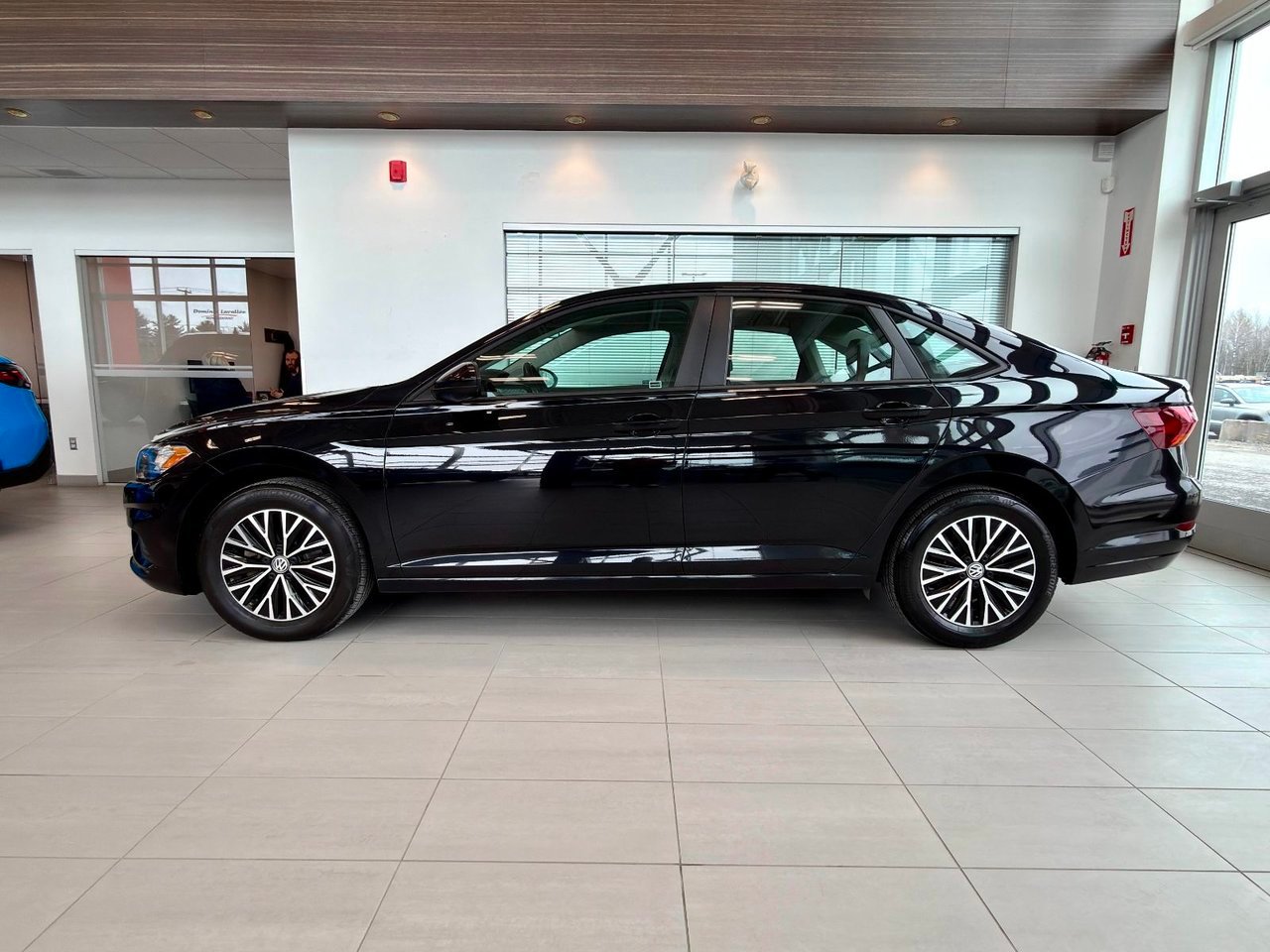 Volkswagen Jetta 2025 Gris Notre-Dame-des-Prairies - photo #7