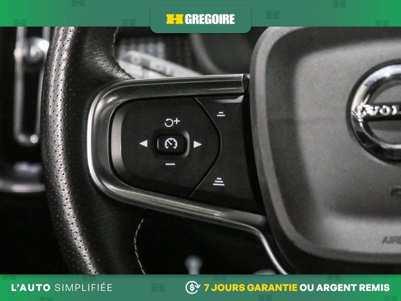 Volvo XC40 821529 | R-Design AWD AUTO AC CUIR TOIT NAV MAGS CAM RECUL 2021 Blanc Laval - photo #20