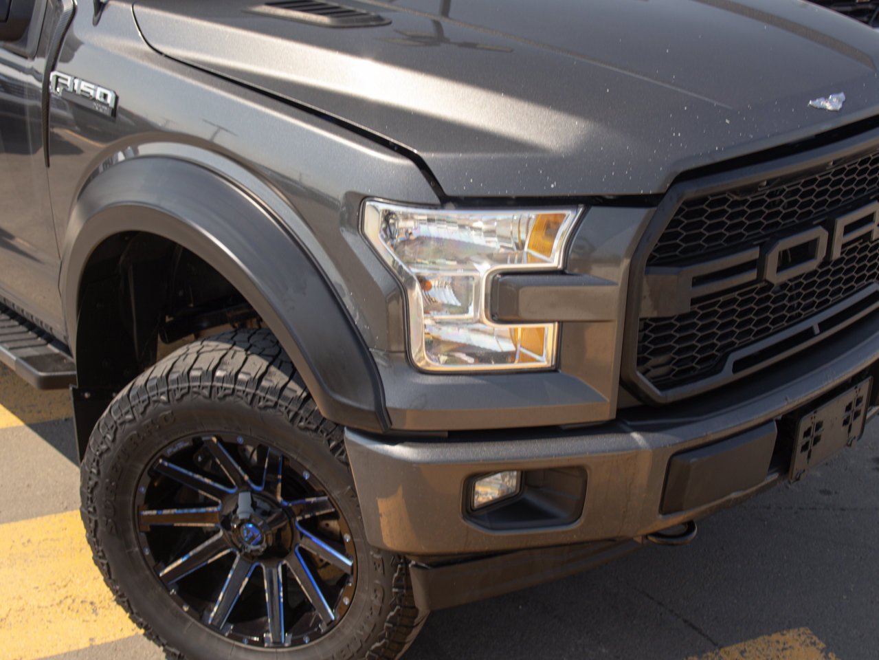 2017 Ford F-150 4WD SuperCrew 145 XLT Grey Sherwood Park - photo #14