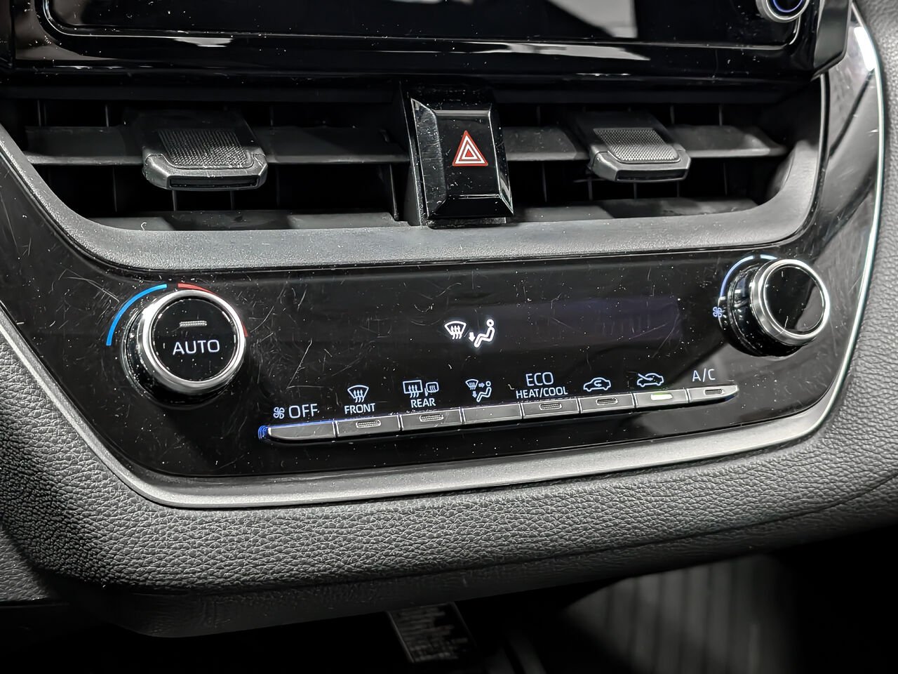 Toyota Corolla LE GR. AMÉLIORÉ VOLANT CHAUFFANTTOIT OUVRANT/MAGS 2022 Célestite Sherbrooke - photo #13