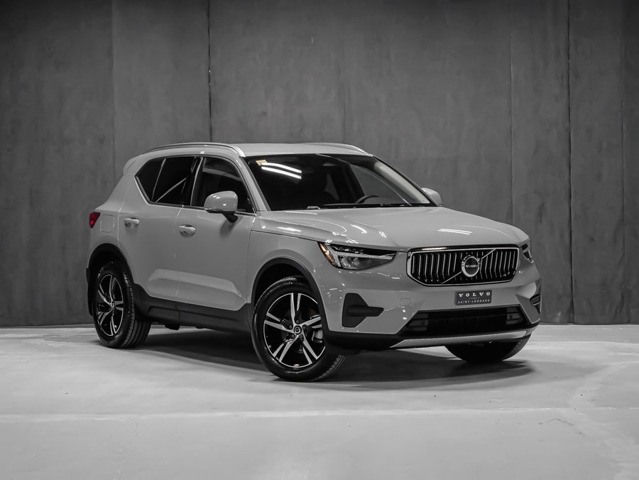 2025 Volvo XC40 B5 CORE BRIGHT CLIMATE Grey