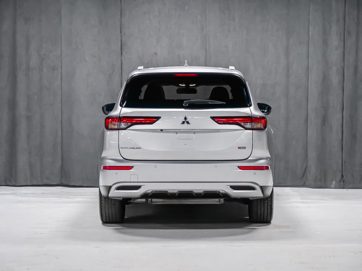 Mitsubishi Outlander SEL 2023 Argent Montréal - photo #4