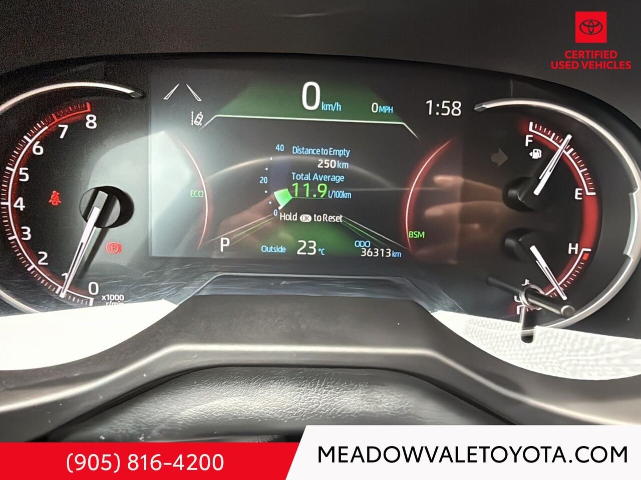 2025 Toyota RAV4 Heated steering wheel, Back-up Camera, Power moonroof, power liftgate Silver Mississauga - photo #13